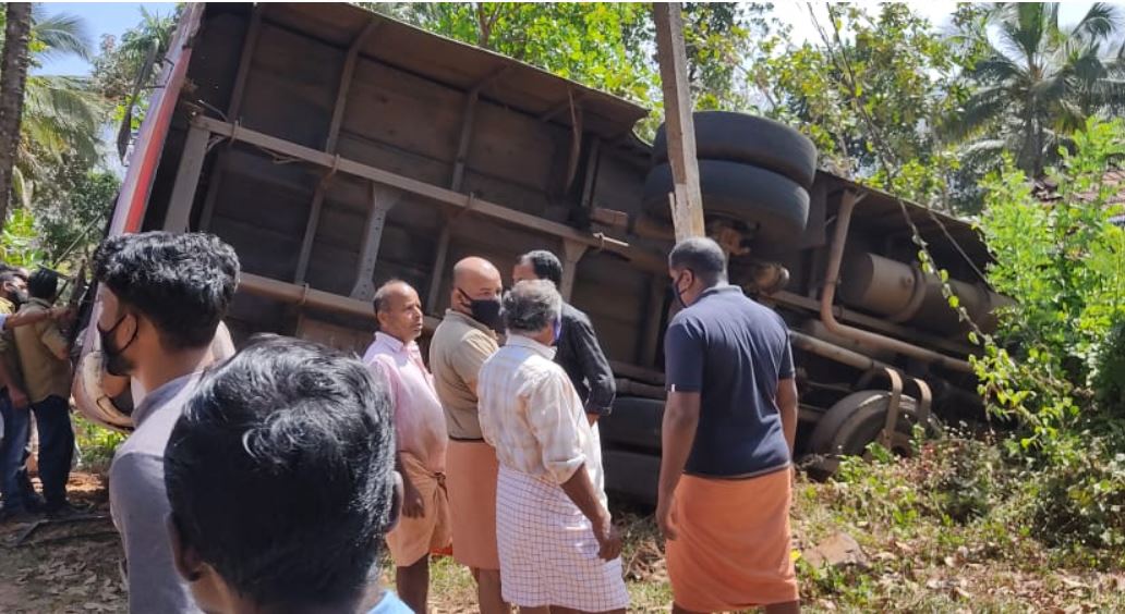 https://www.malayalamnewsdaily.com/sites/default/files/2021/01/03/bus2.jpg