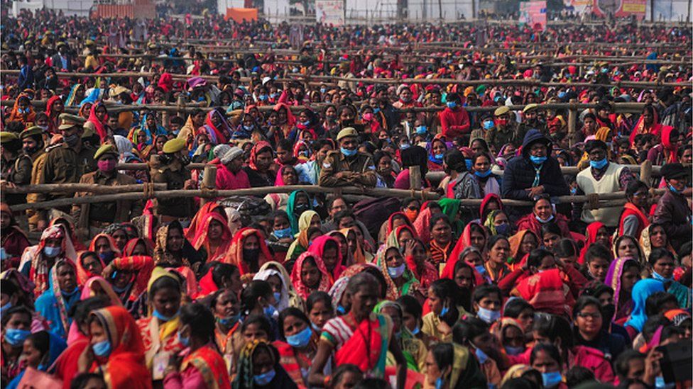 https://www.malayalamnewsdaily.com/sites/default/files/2022/04/19/ladiesinbjprally.jpg