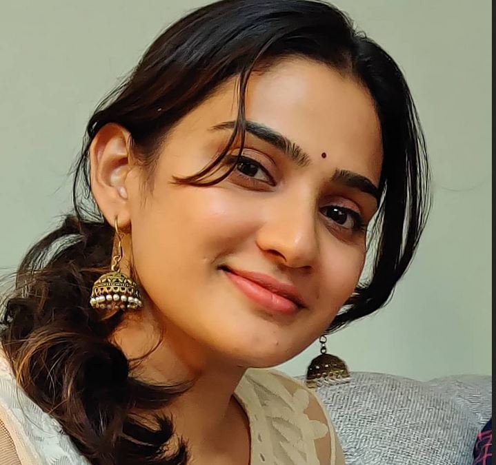 ആ സംഭവത്തിന് ശേഷം ഫോണെടുക്കാറില്ല, അഭിമുഖം നല്‍കാറില്ല- അദിതി രവി ...