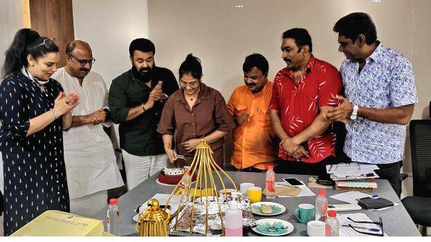 Daily Routine Rachana രചനയുടെ നാല്പതാം പിറന്നാള് കളറാക്കാന് ലാലേട്ടനുമെത്തി | Malayalam News